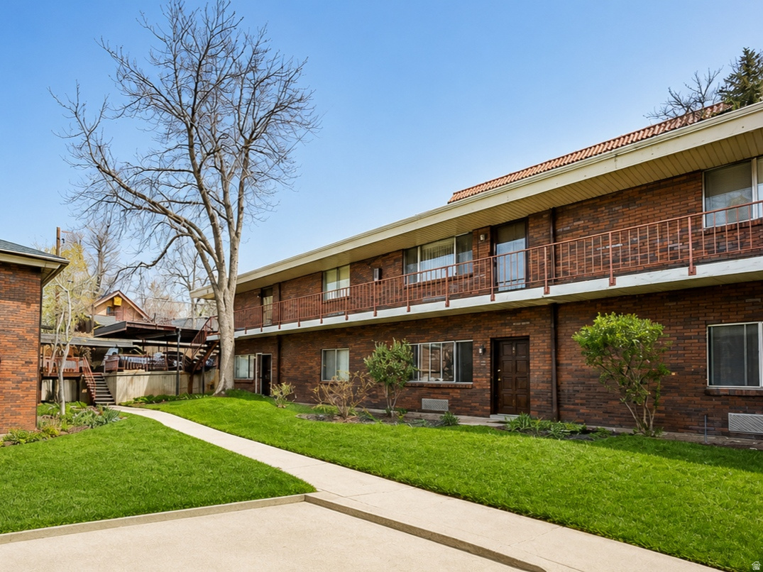 SOMERSET GARDEN CONDM - Residential