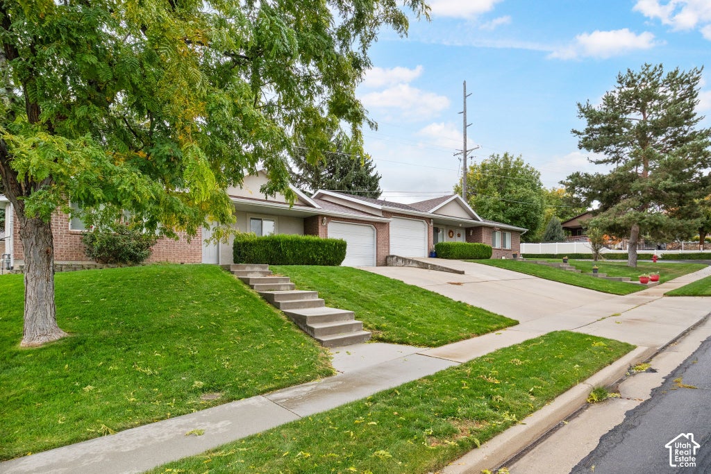 Photo of 135 S 900 E, Springville, UT 84663 (MLS # 2192954)