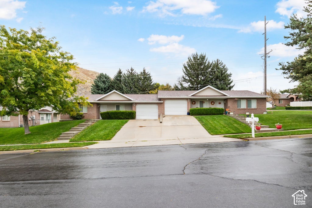 Photo of 135 S 900 E, Springville, UT 84663 (MLS # 2192954)