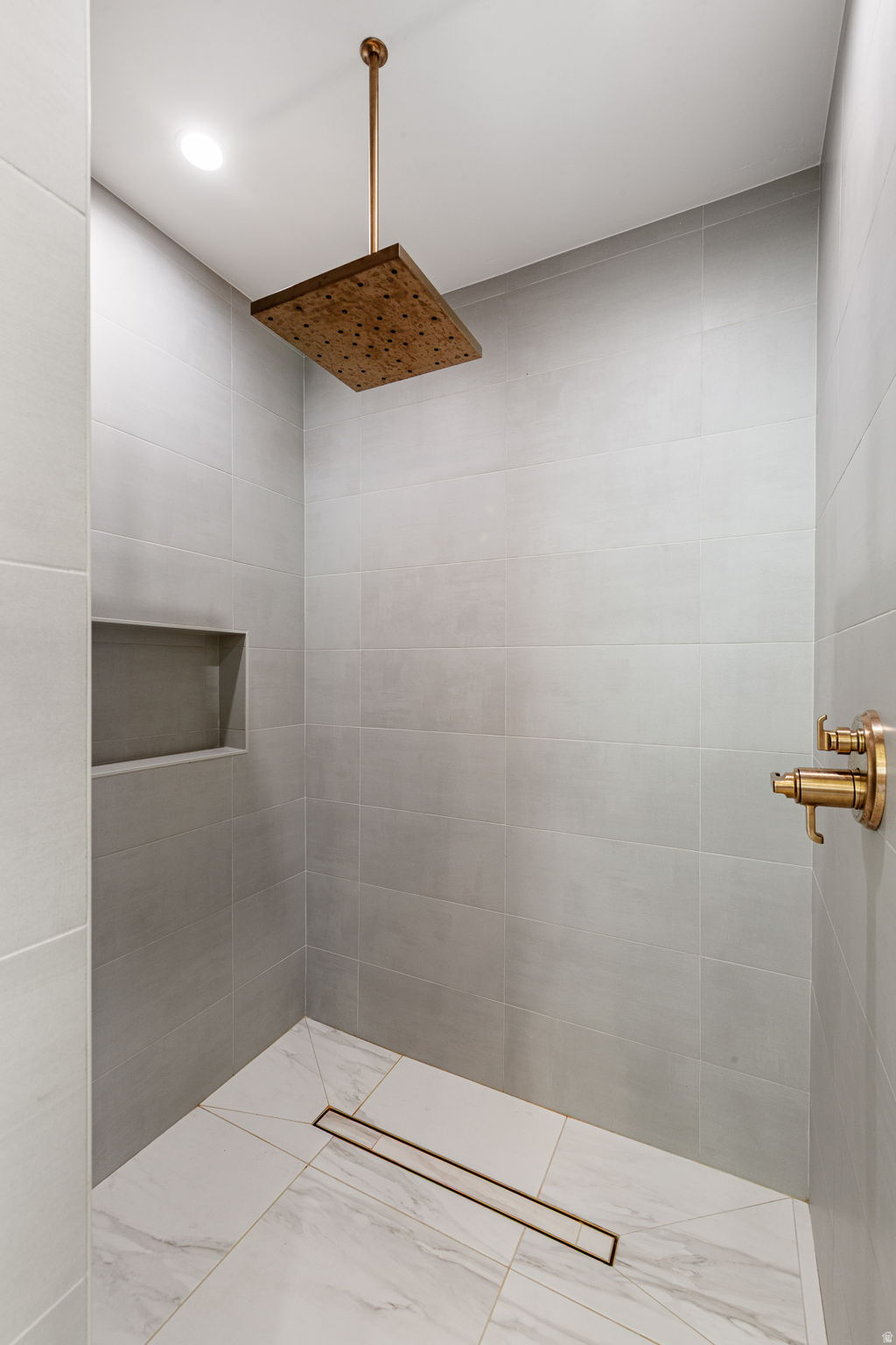 INDIAN KNOLLS - Residential