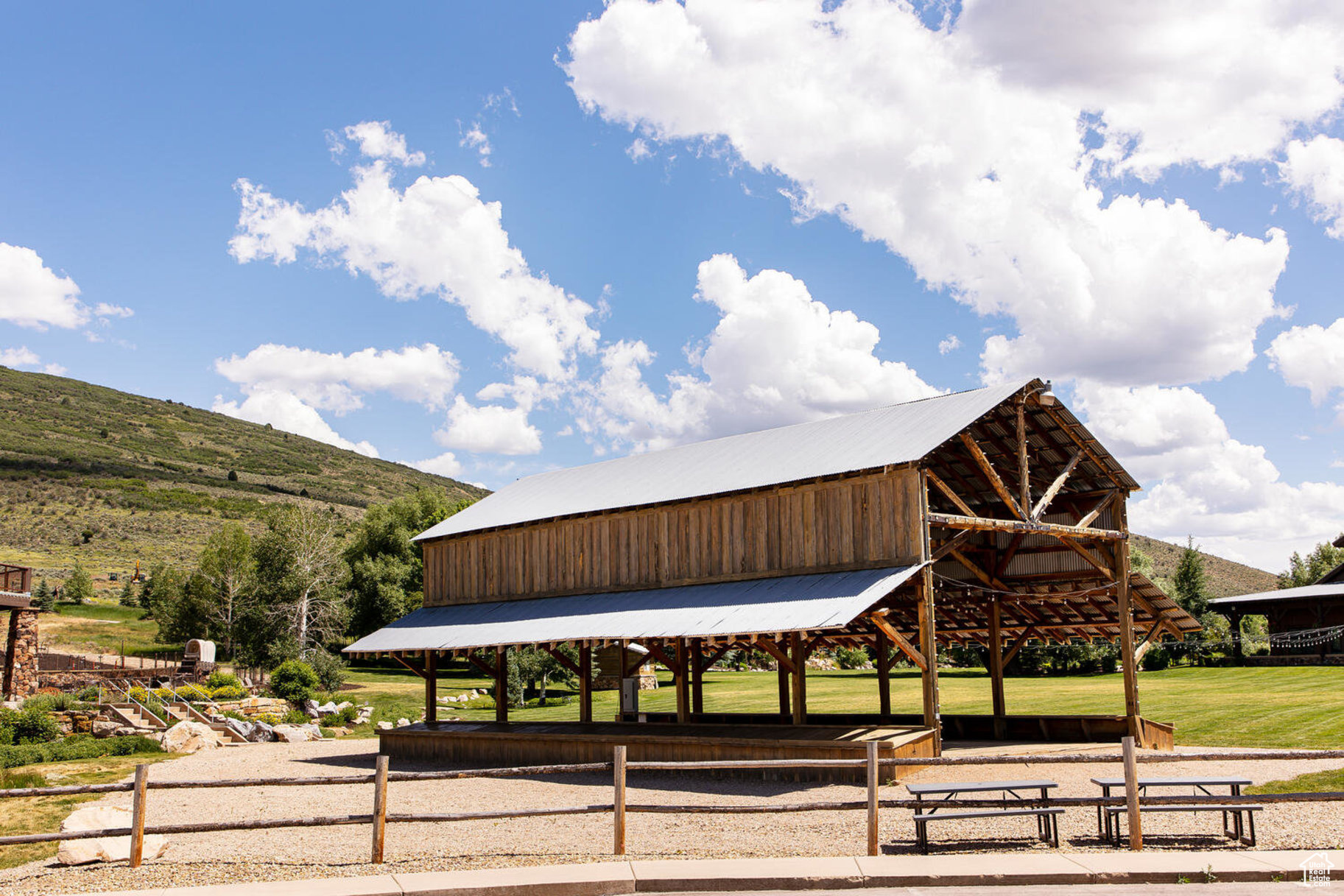 HIGH STAR RANCH - Land