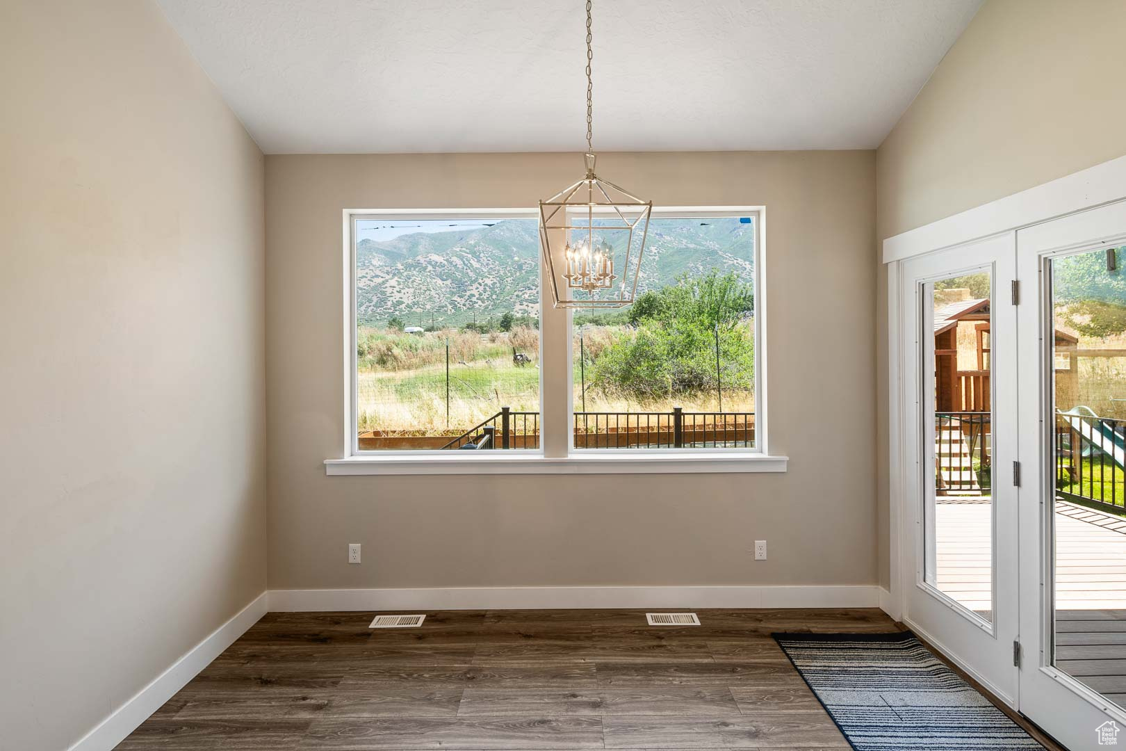 COUNTRYSIDE ESTATES - Residential