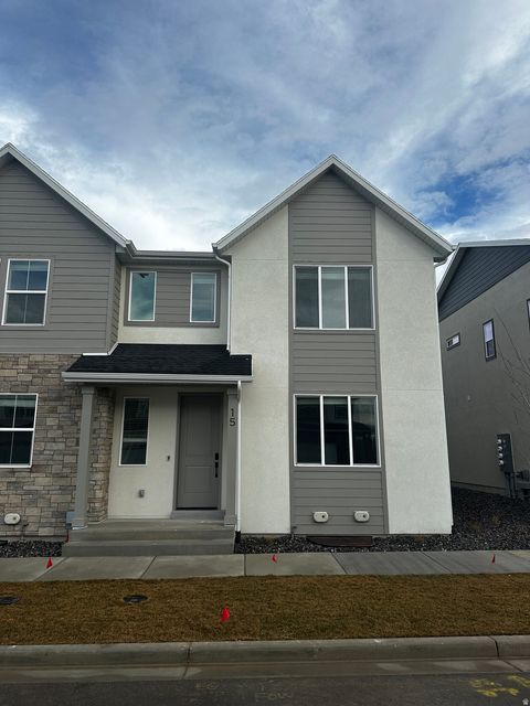 Photo of 15 S LUNAR WAY RD, Mapleton, UT 84664 (MLS # 2132460)