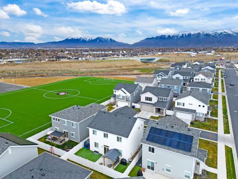 Tiny photo for 2154 W LYDIA LN, Syracuse, UT 84075 (MLS # 2127543)