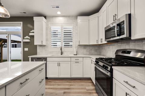 Tiny photo for 2154 W LYDIA LN, Syracuse, UT 84075 (MLS # 2127543)