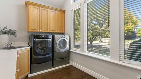 Tiny photo for 643 W RIDGEWOOD CIR, Farmington, UT 84025 (MLS # 2114703)