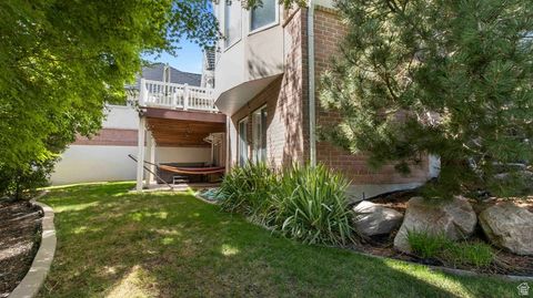 Tiny photo for 643 W RIDGEWOOD CIR, Farmington, UT 84025 (MLS # 2114703)