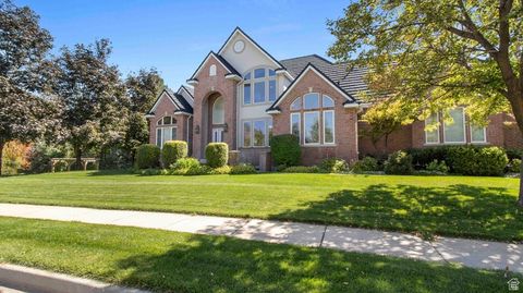 Tiny photo for 643 W RIDGEWOOD CIR, Farmington, UT 84025 (MLS # 2114703)
