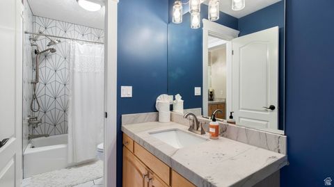 Tiny photo for 643 W RIDGEWOOD CIR, Farmington, UT 84025 (MLS # 2114703)