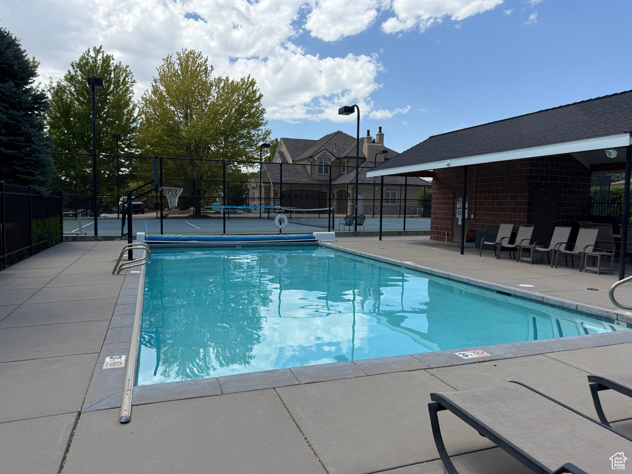RIDGEPOINT - Residential