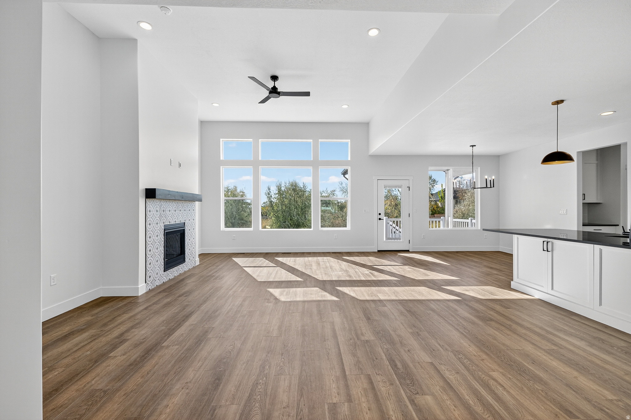 DIAMOND E - Residential