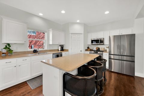 Tiny photo for 11676 S HARVEST RAIN AVE, South Jordan, UT 84009 (MLS # 2144416)