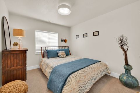 Tiny photo for 11676 S HARVEST RAIN AVE, South Jordan, UT 84009 (MLS # 2144416)
