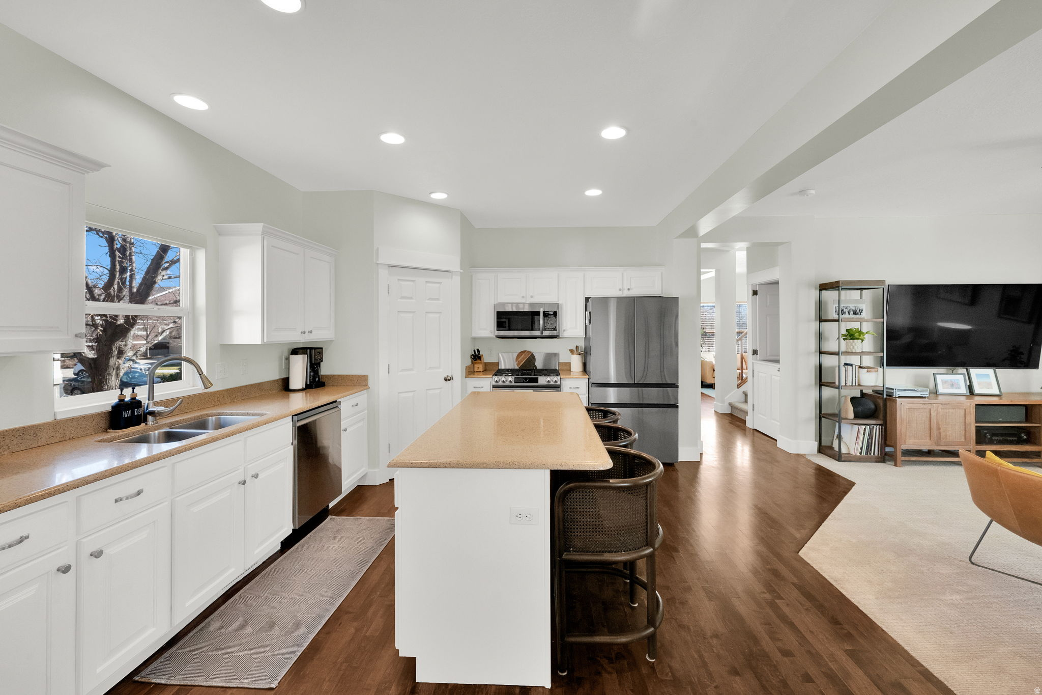 DAYBREAK - Residential