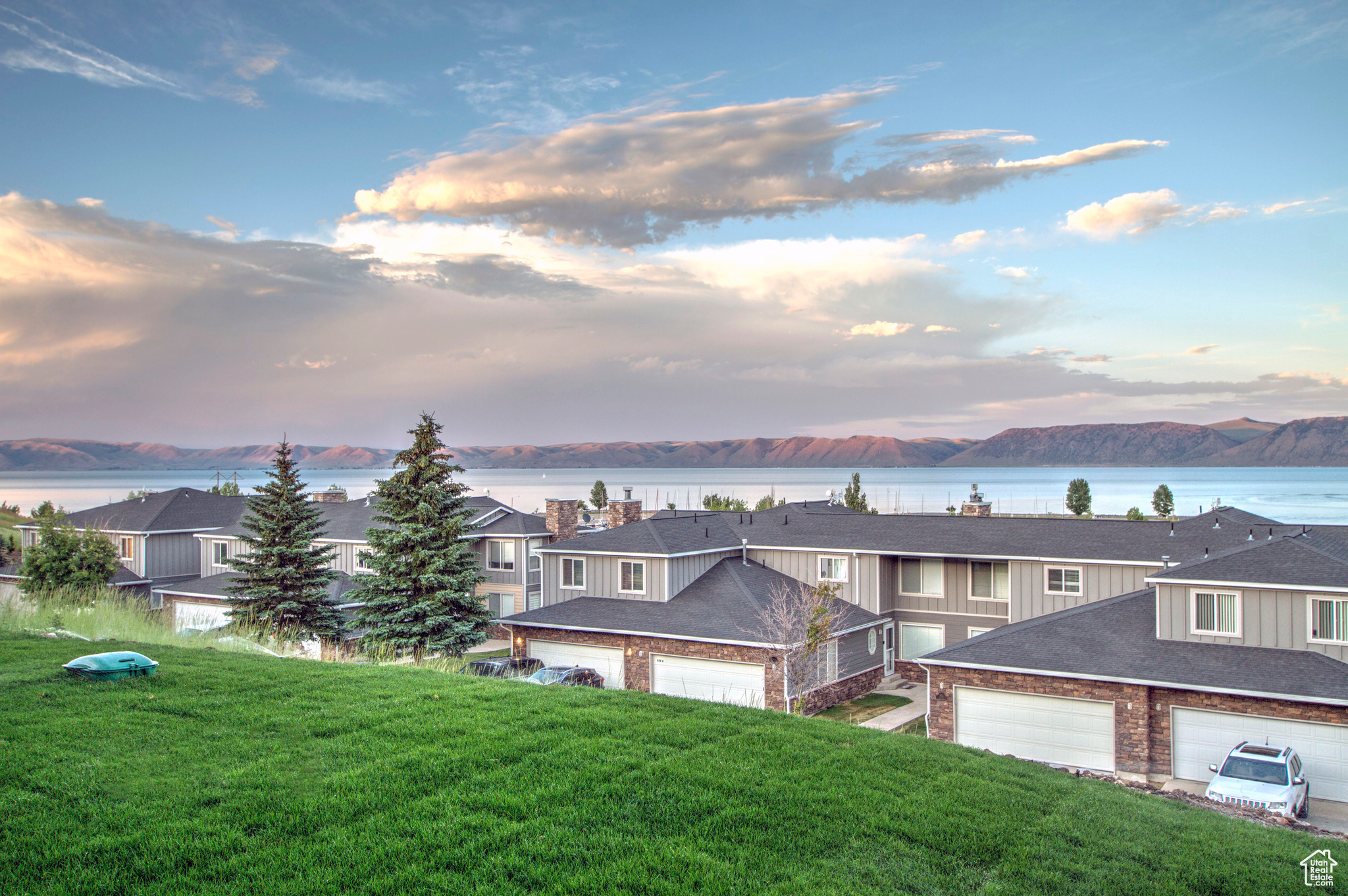 HARBORVIEW TOWNHOMES - Residential