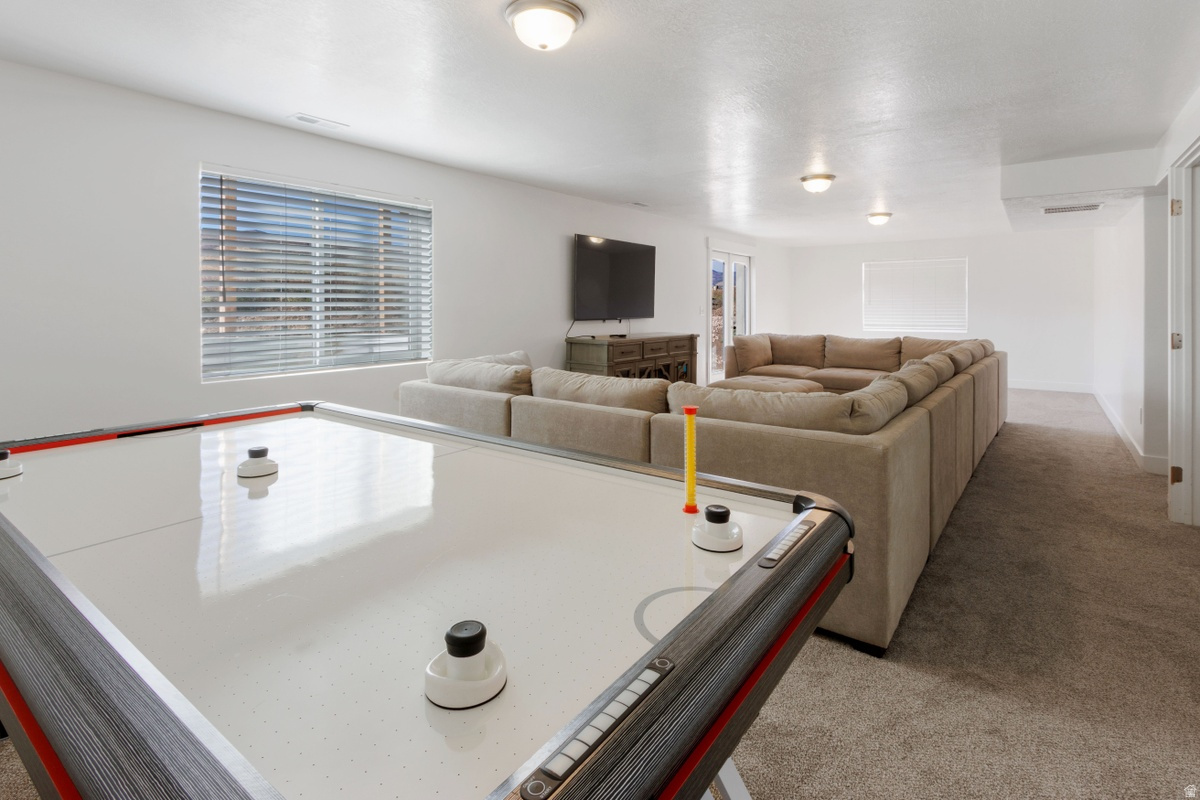 LIGHTHOUSE POINTE - Residential