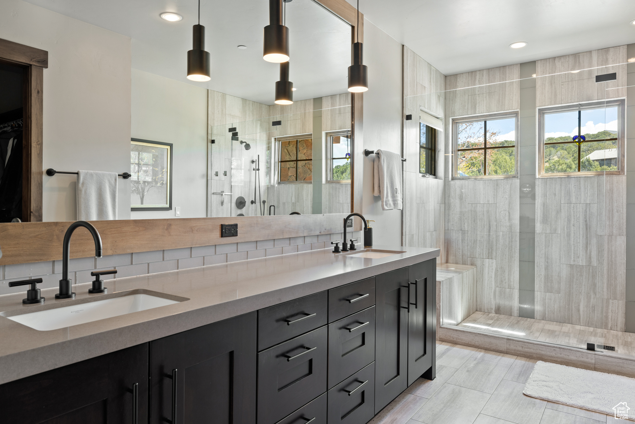 RED LEDGES - Residential