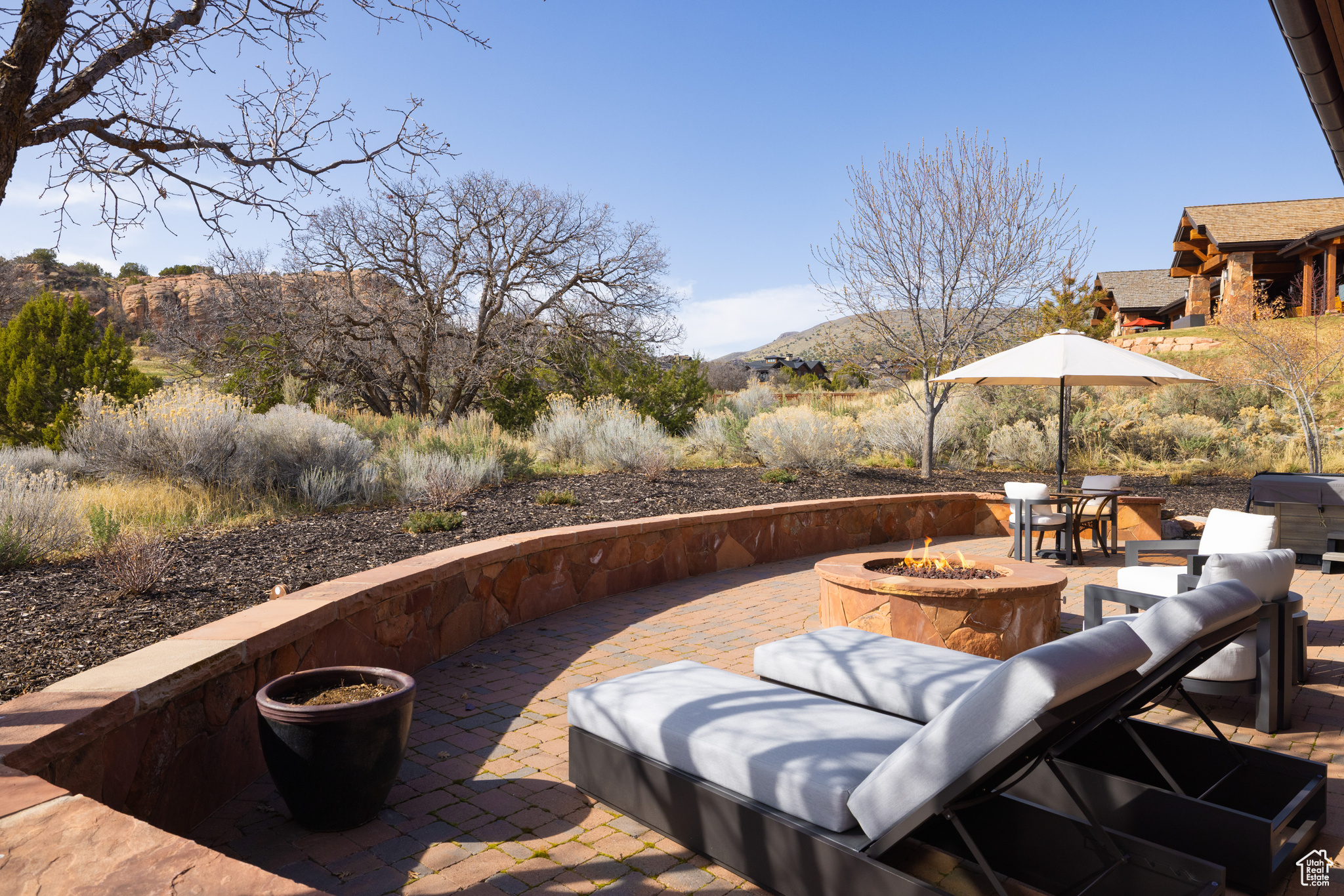 RED LEDGES - Residential