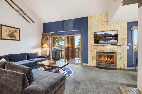 Photo of 401 SILVER KING DR #30, Park City, UT 84060 (MLS # 2128007)