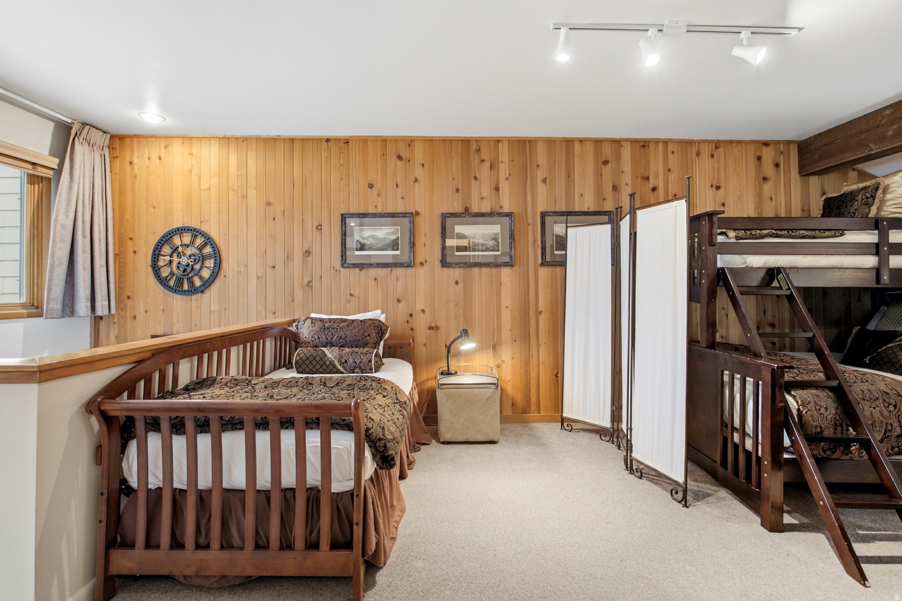 SNOW FLOWER - Residential