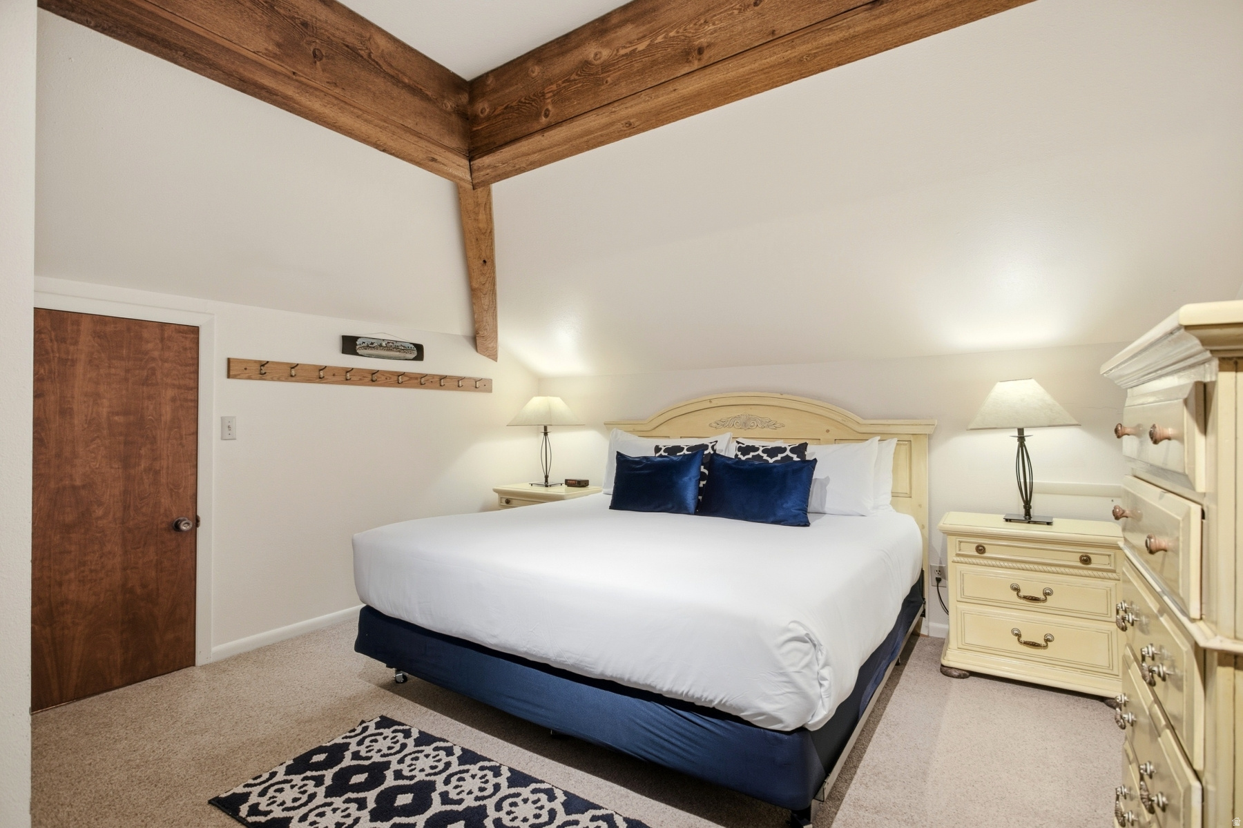 SNOW FLOWER - Residential