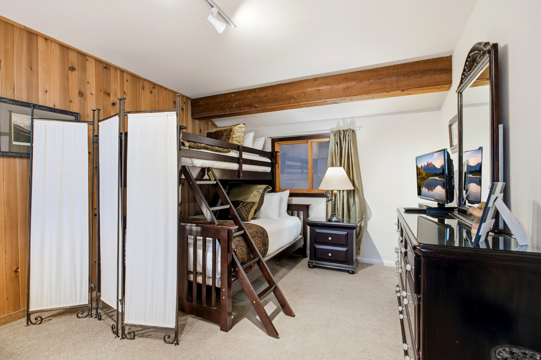 SNOW FLOWER - Residential