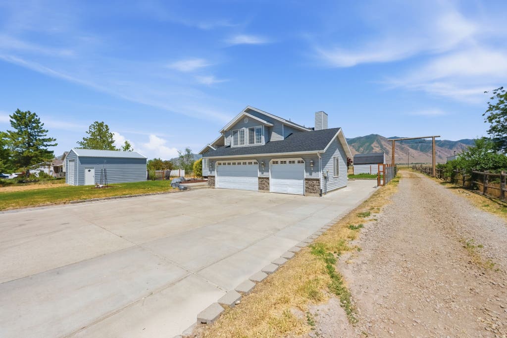 Photo of 3732 N CAMPBELL RD, Erda, UT 84074 (MLS # 2162902)