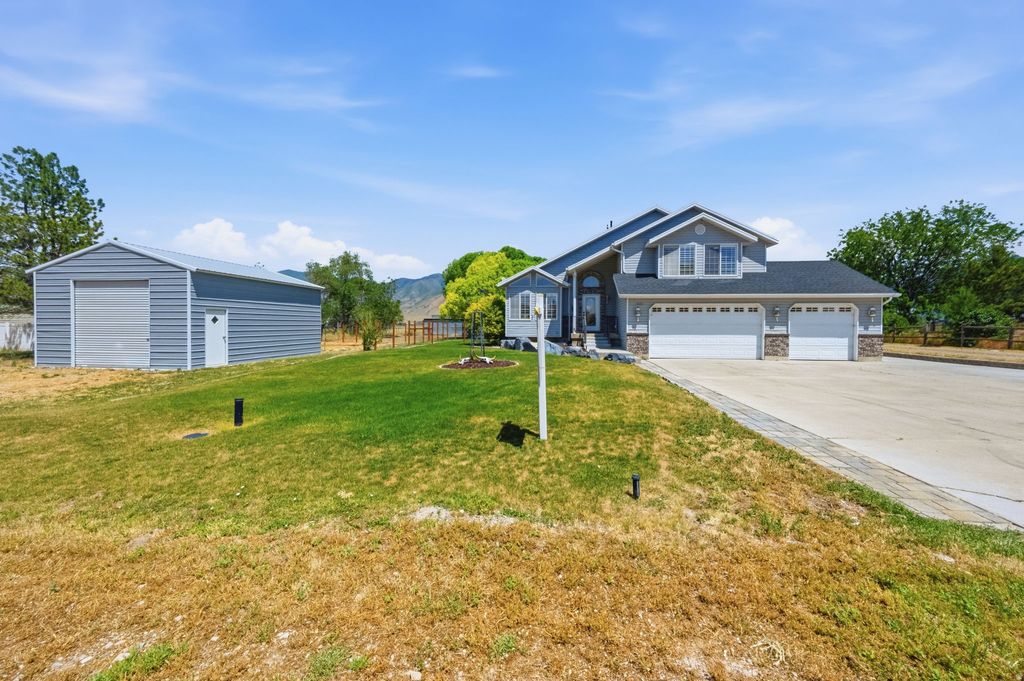 Photo of 3732 N CAMPBELL RD, Erda, UT 84074 (MLS # 2162902)