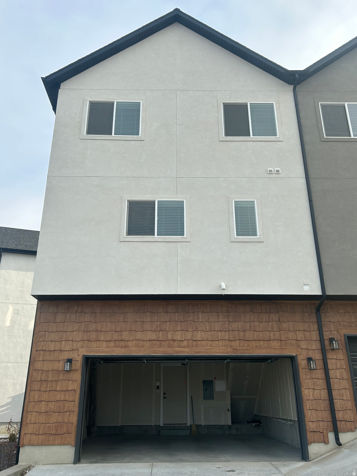 TOWNES AT VANTAGE POINT - Residential