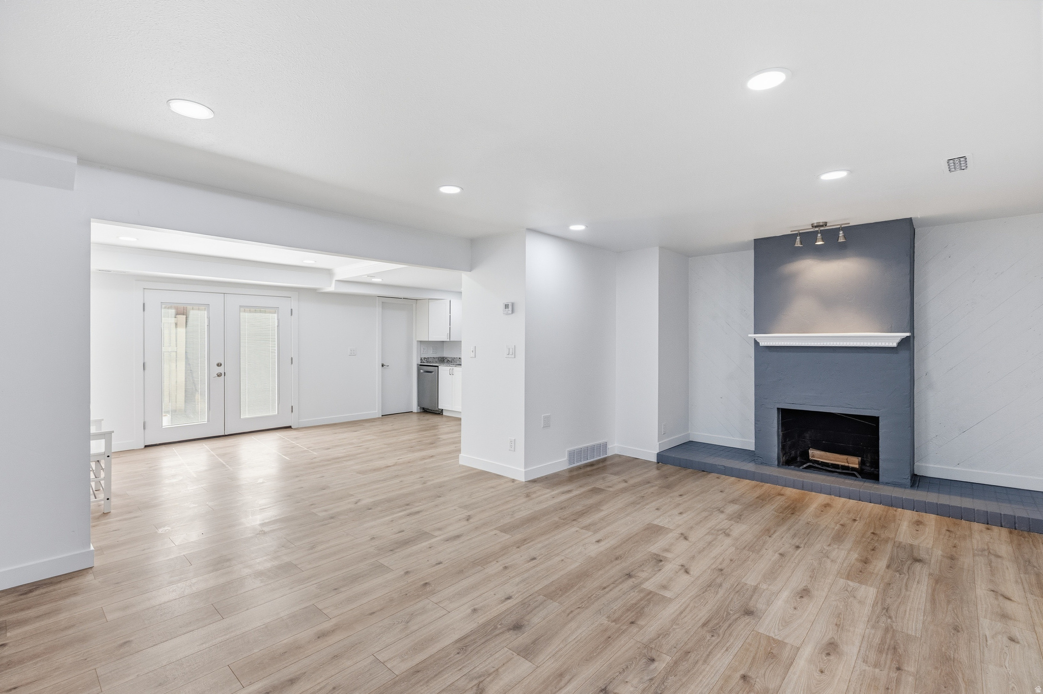 WILLOWS CONDM - Residential