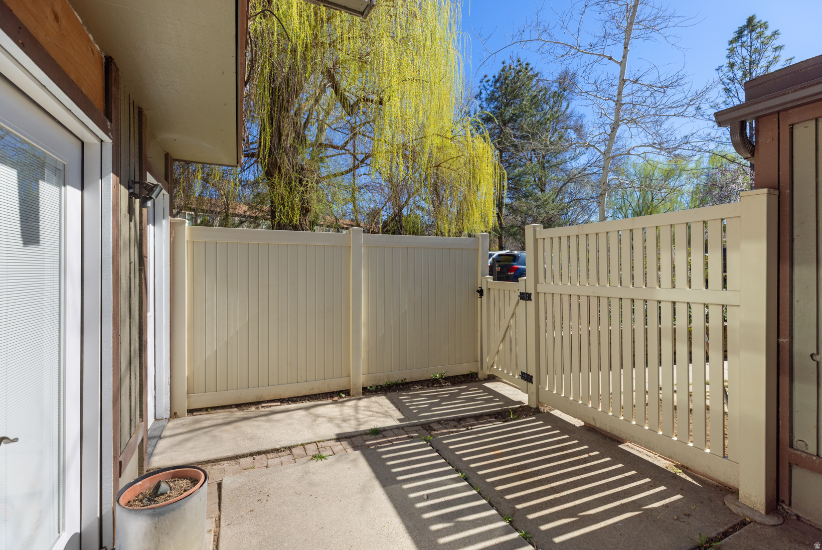 WILLOWS CONDM - Residential