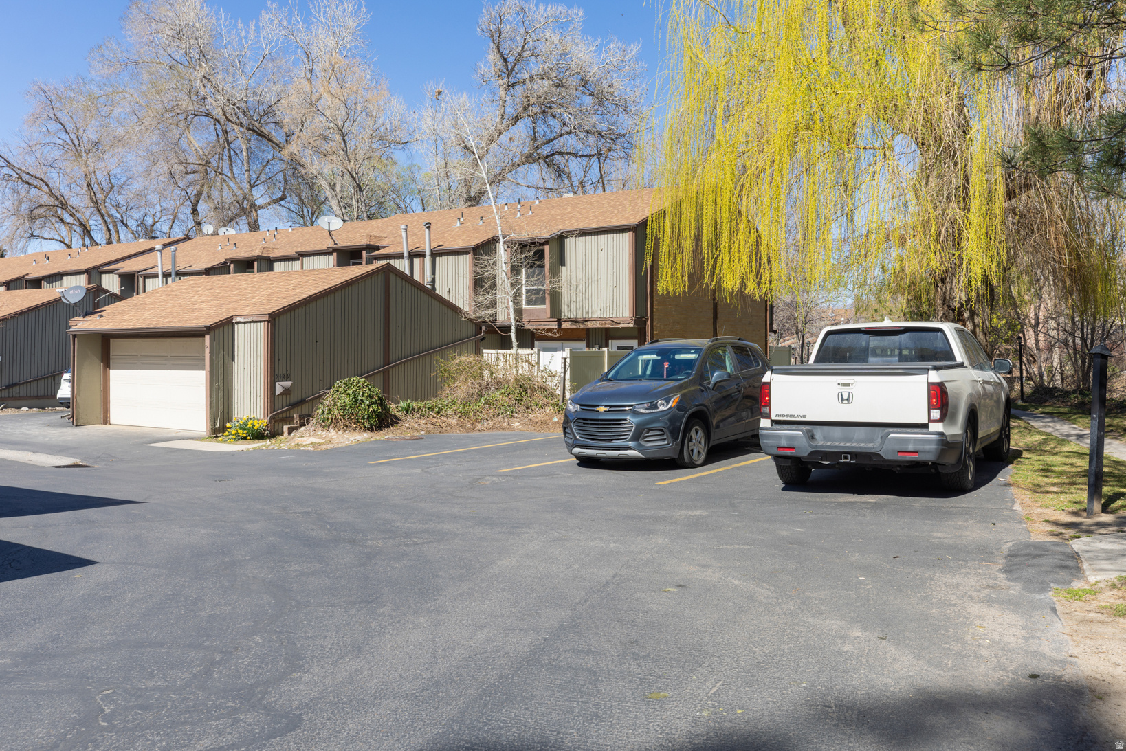 WILLOWS CONDM - Residential