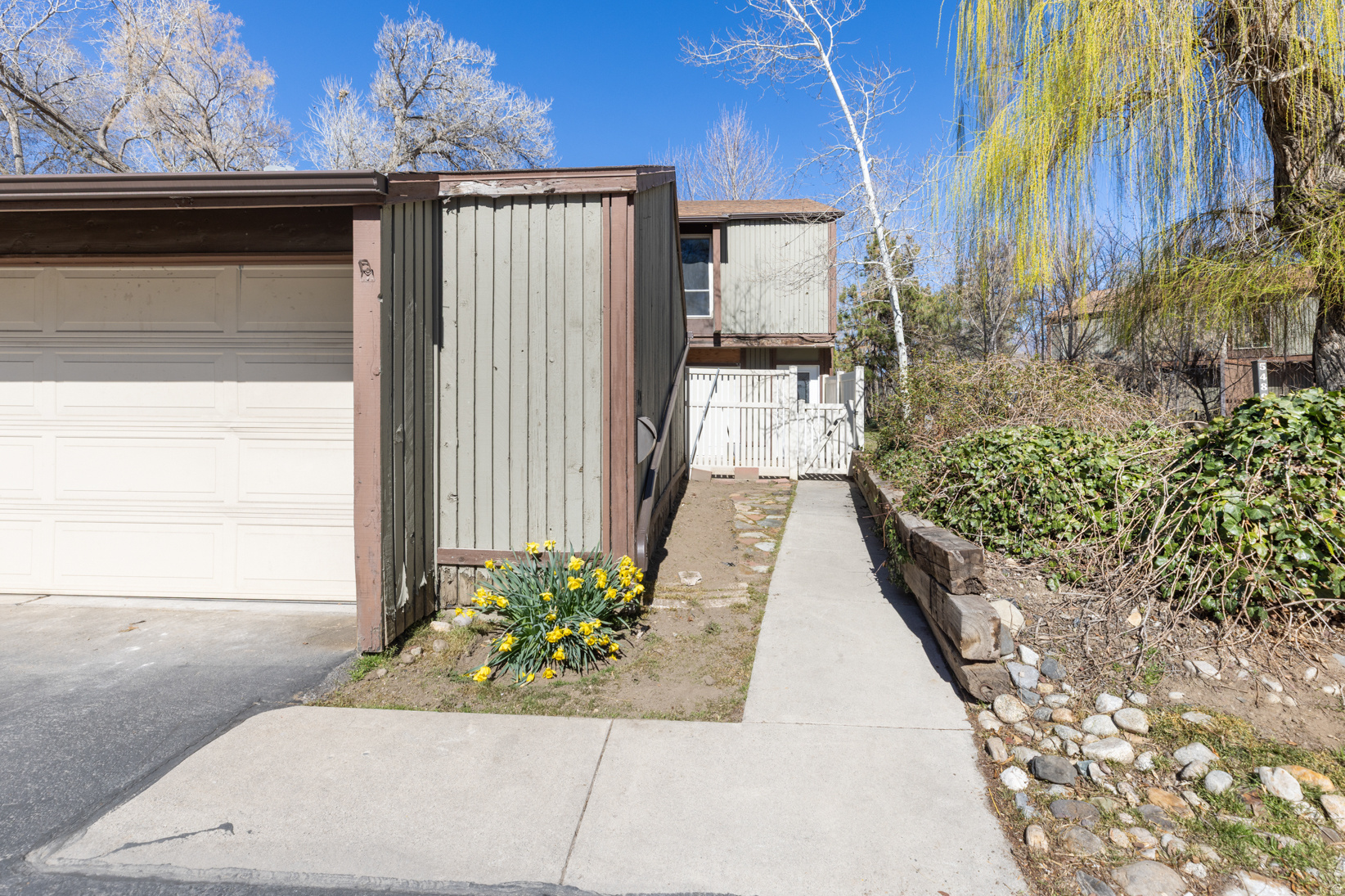 WILLOWS CONDM - Residential