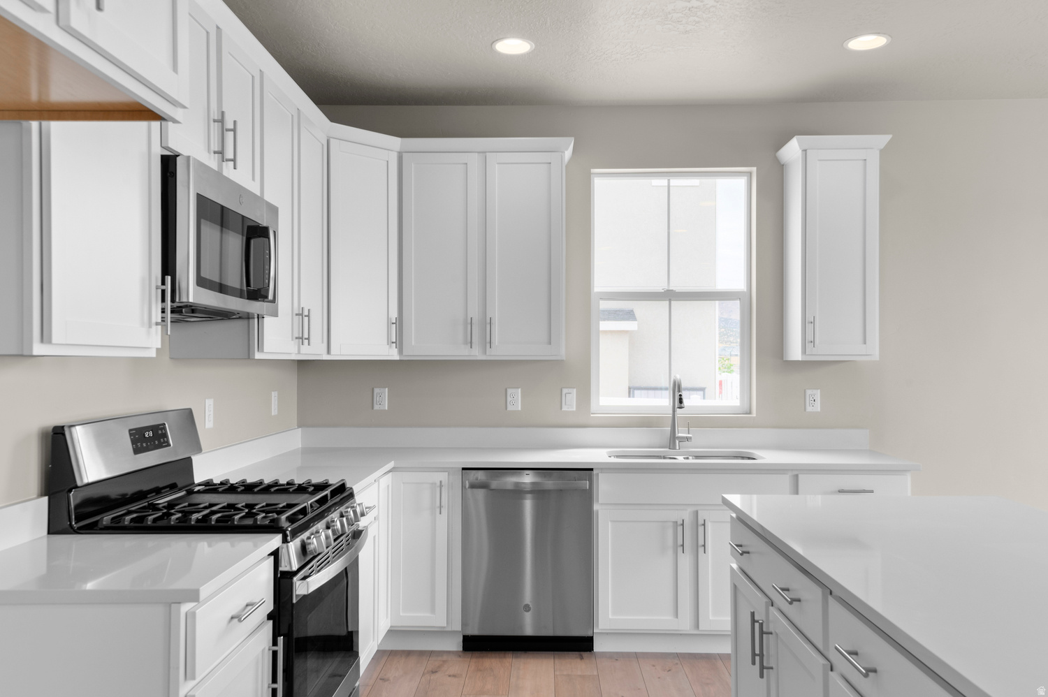 OVERLAND COLLECTION V2 264 - Residential