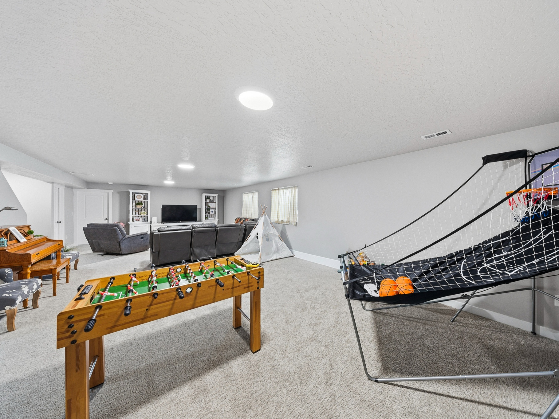 SILVER SADDLE - Residential