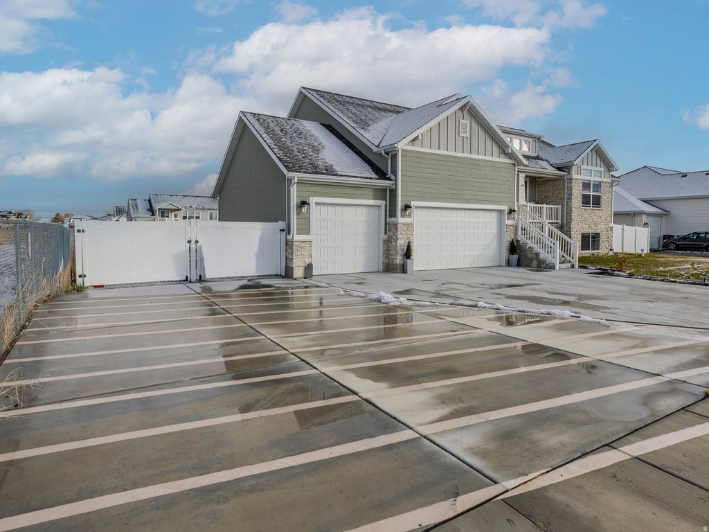 Photo of 3632 S 5400 W, Hooper, UT 84315 (MLS # 2124965)