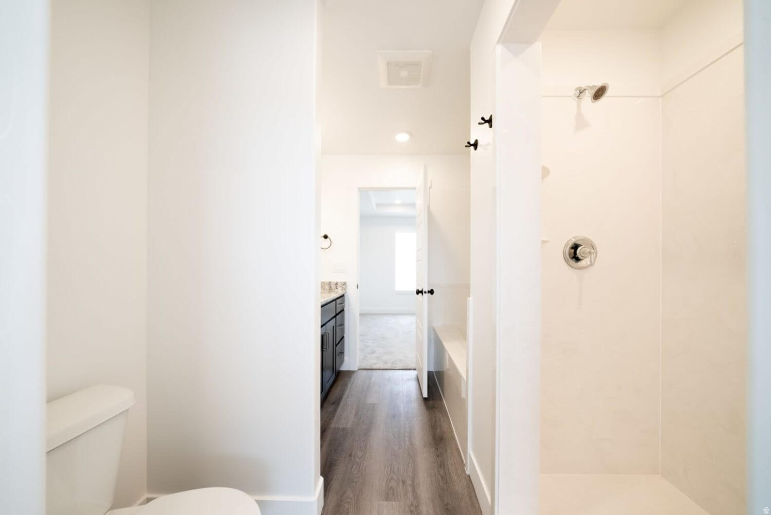 SMILING H - Residential