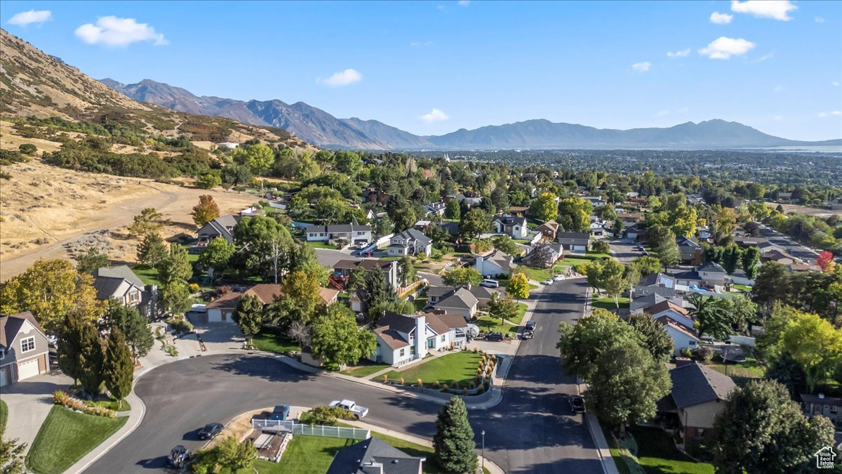 AUTUMN COVE - Residential