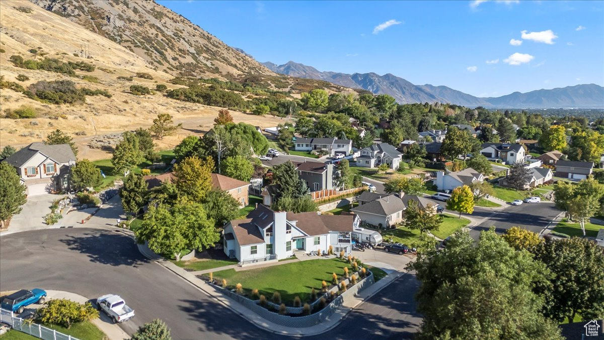 AUTUMN COVE - Residential