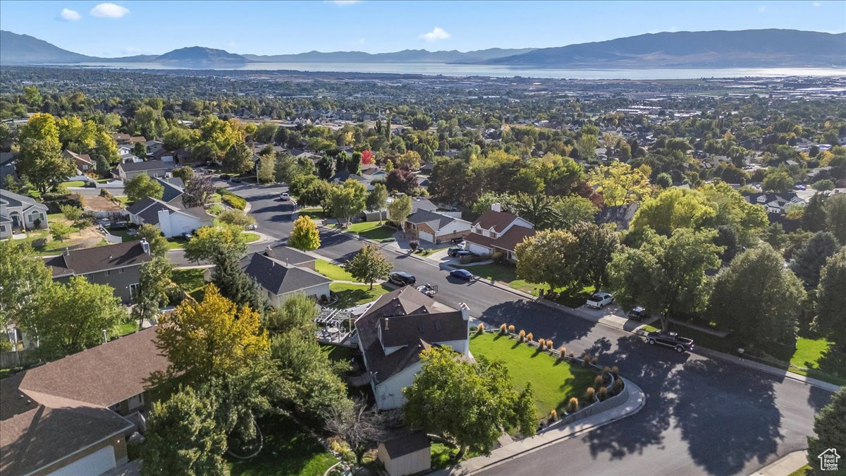 AUTUMN COVE - Residential