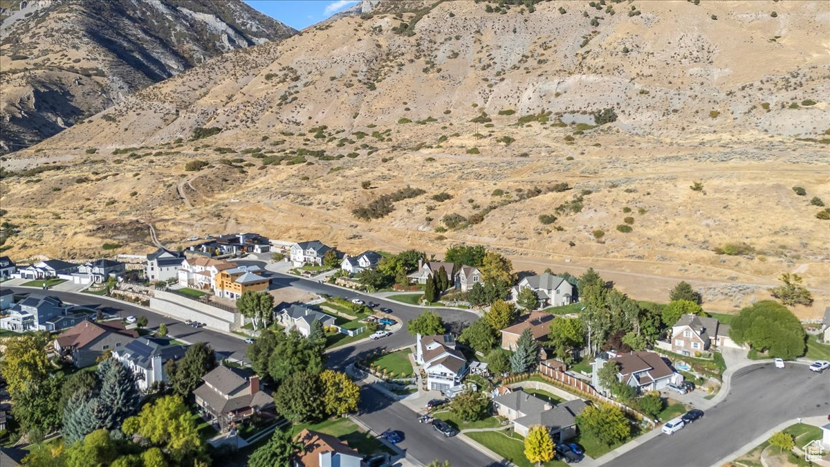 AUTUMN COVE - Residential
