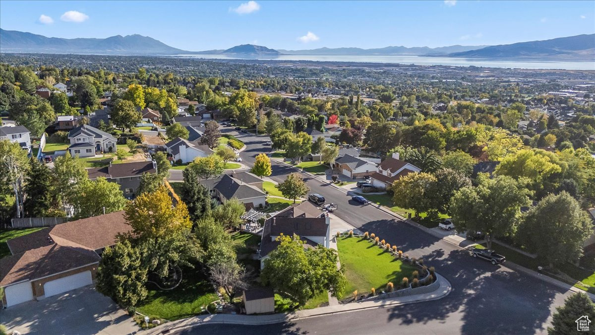 AUTUMN COVE - Residential