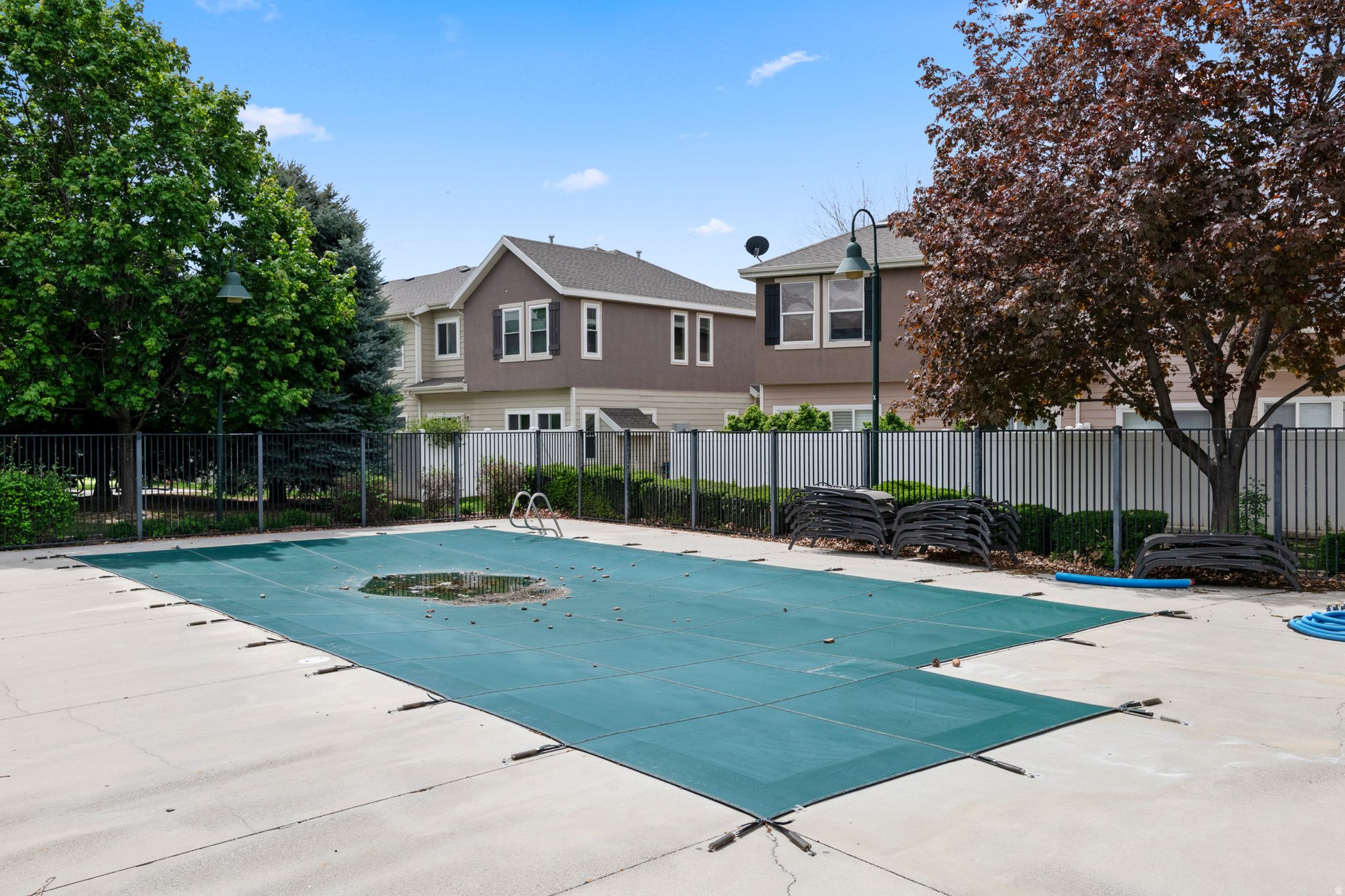 VINTAGE ON THE BLUFF - Residential