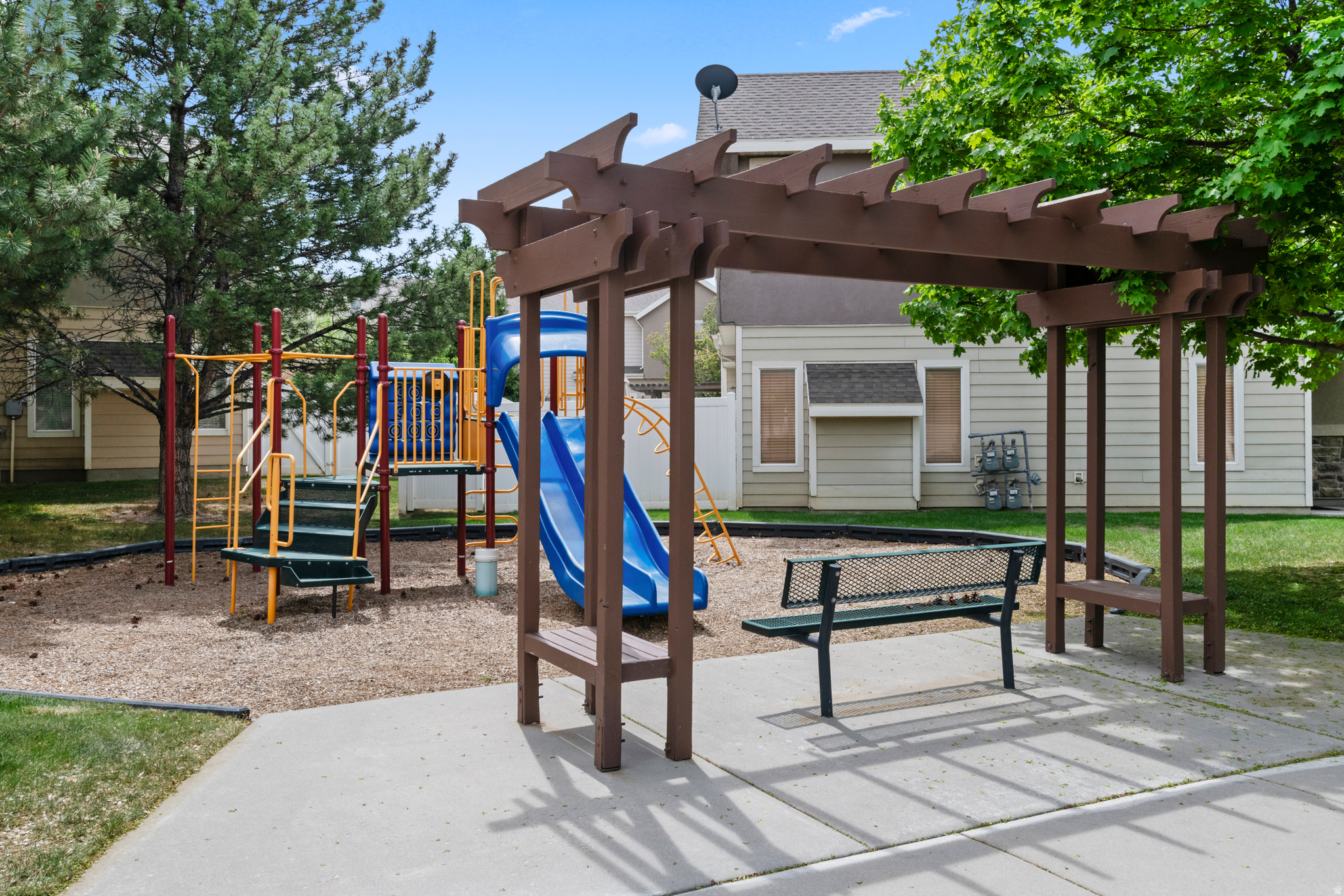 VINTAGE ON THE BLUFF - Residential