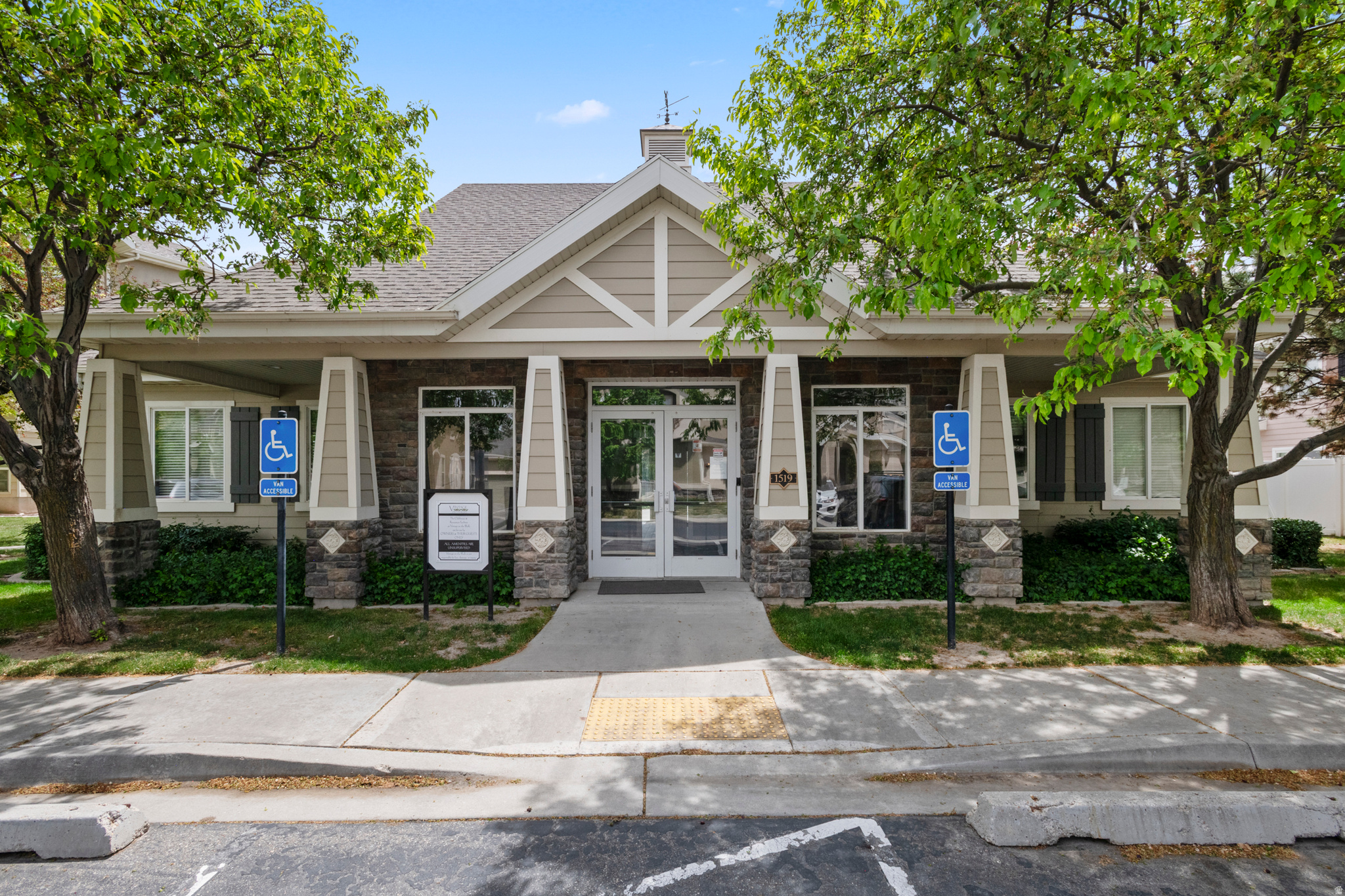 VINTAGE ON THE BLUFF - Residential