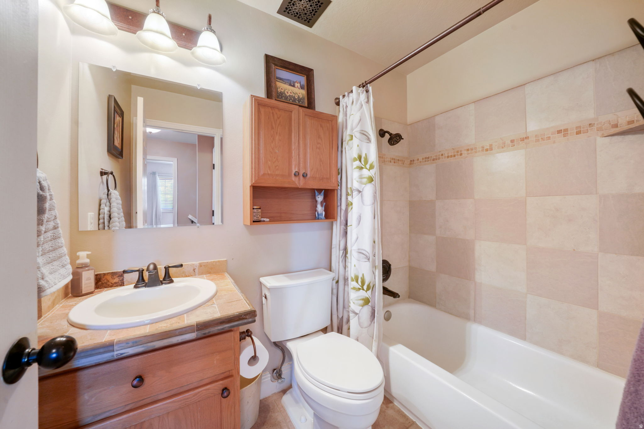 SCHOOL HOUSE ESTATES - Residential