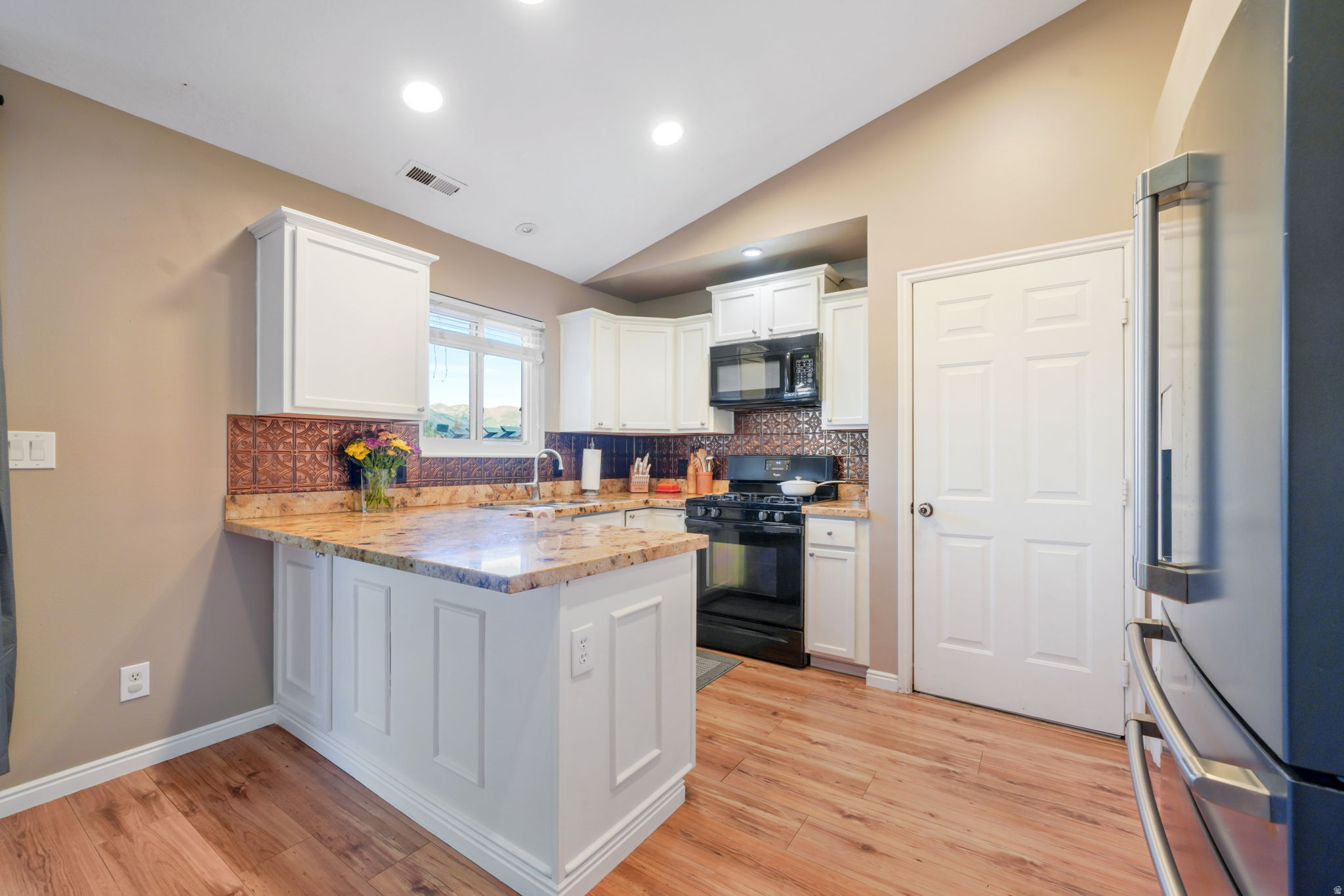 SCHOOL HOUSE ESTATES - Residential