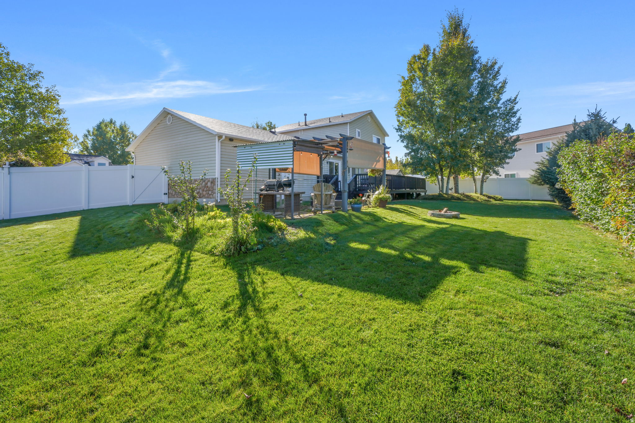 SCHOOL HOUSE ESTATES - Residential