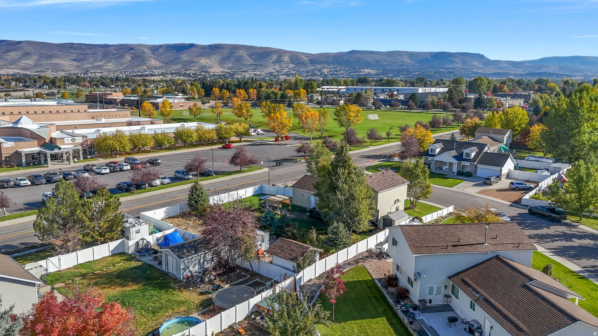 SCHOOL HOUSE ESTATES - Residential