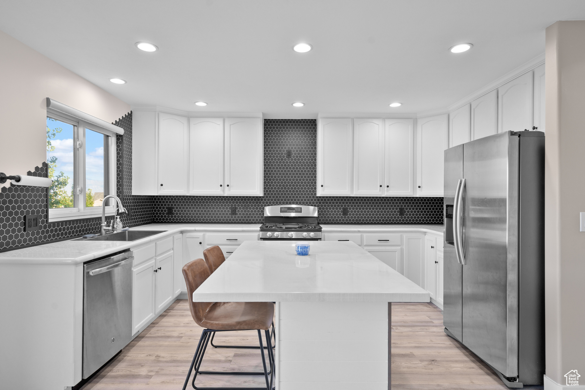 SILVER LAKE - Residential